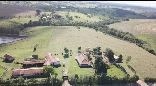 Fazenda/Sítio com 3 Quartos à venda, 200m² no Área Rural de Itapetininga, Itapetininga