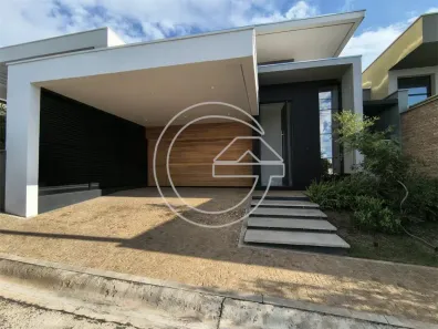 Casa com 3 Quartos para alugar, 10m² no Centro, Marília