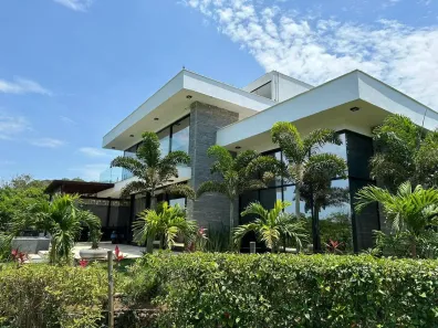 Casa de Condomínio com 3 Quartos à venda, 300m² no Jardim Miramar, Rio das Ostras