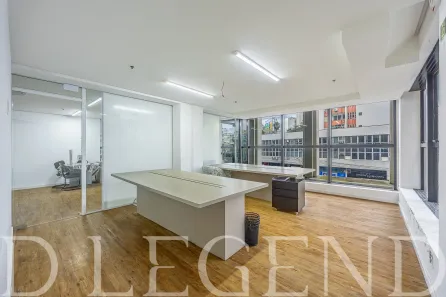 Sala Comercial para alugar, 241m² no Floresta, Porto Alegre