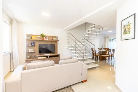 Sobrado com 3 Quartos à venda, 208m² no Cidade Industrial, Curitiba