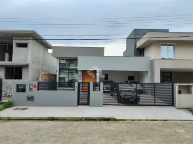 Casa com 4 Quartos à venda, 540m² no Córrego Grande, Florianópolis