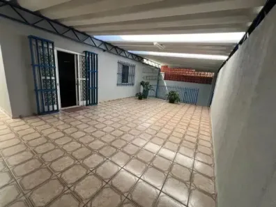 Casa com 3 Quartos à venda, 180m² no Jardim Ismênia, São José dos Campos