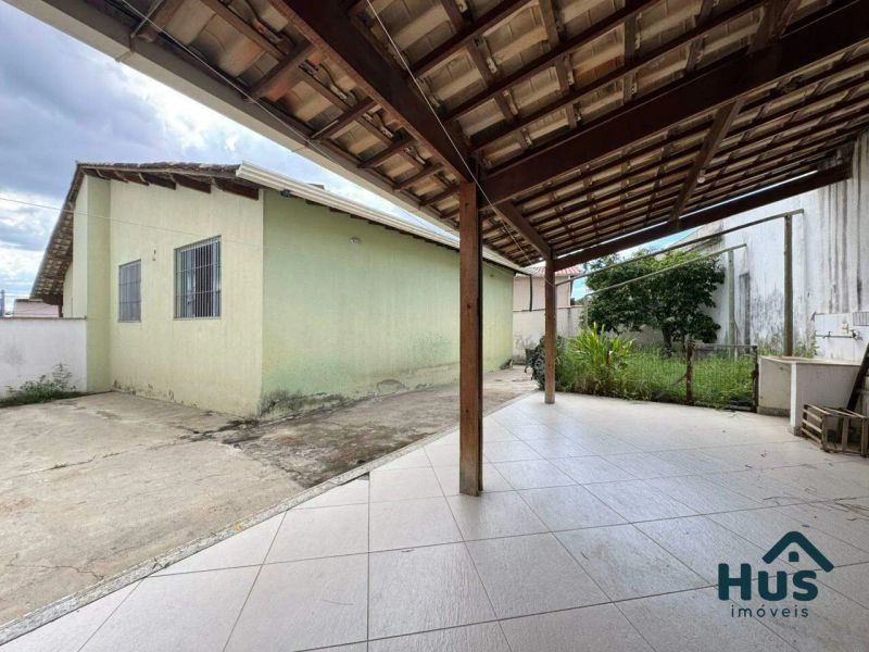 Casa com 3 quartos — Santa Amélia, Belo Horizonte
