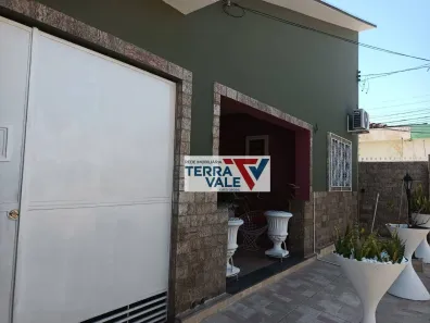 Casa com 4 Quartos à venda, 214m² no Centro, Lorena