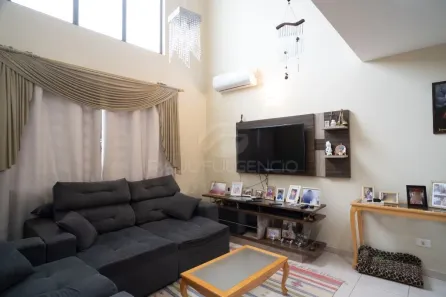 Sobrado com 3 Quartos à venda, 250m² no Parque Residencial Alcântara, Londrina