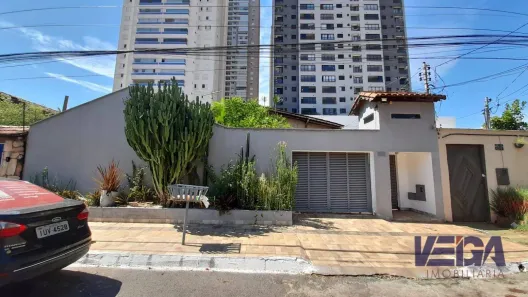 Casa com 5 Quartos à venda, 247m² no Jardim América, Goiânia