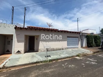 Casa com 3 Quartos para alugar, 120m² no Jardim Europa, Uberlândia