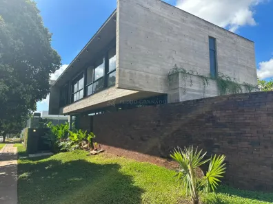 Sobrado com 4 Quartos à venda, 362m² no Zona 20, Maringá