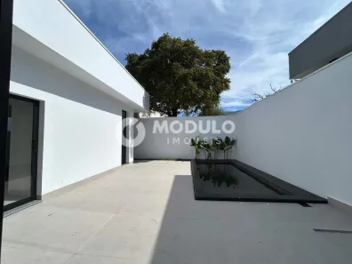 Casa de Condomínio com 3 Quartos à venda, 214m² no Laranjeiras, Uberlândia