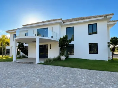 Casa de Condomínio com 6 Quartos para alugar, 350m² no Buraquinho, Lauro de Freitas