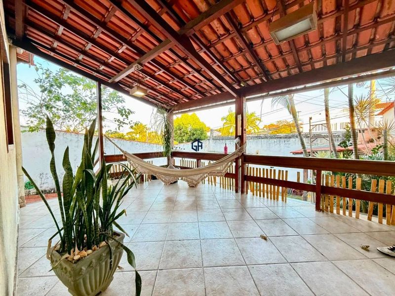 Casa com 5 quartos — Santa Amélia, Belo Horizonte