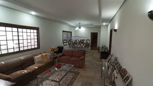 Sobrado com 3 Quartos à venda, 250m² no Lídice, Uberlândia
