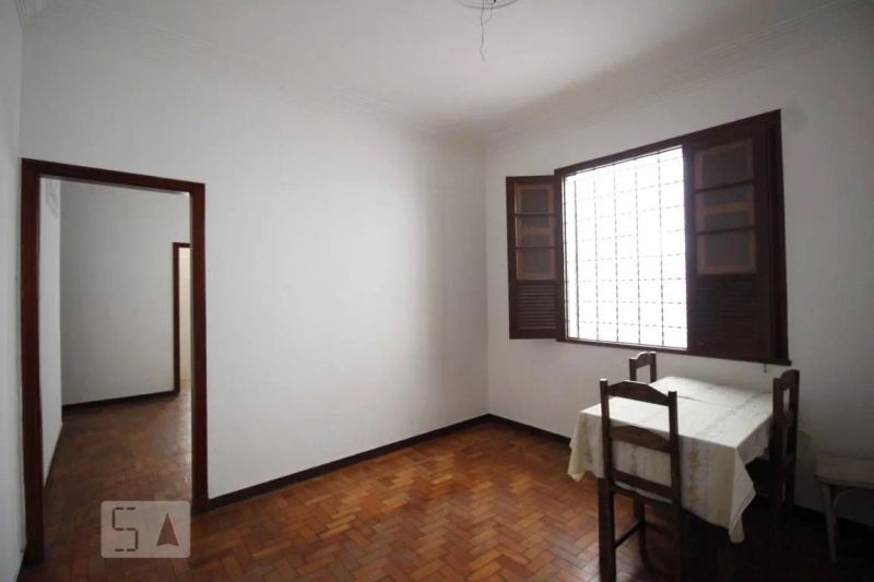 Casa com 3 quartos — Santo Antônio, Belo Horizonte