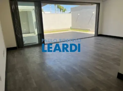 Casa de Condomínio com 3 Quartos à venda, 200m² no Tamboré, Santana de Parnaíba
