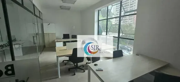 Prédio Comercial para alugar, 870m² no Moema, São Paulo