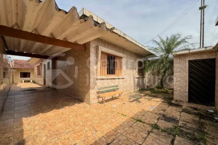Casa com 3 Quartos à venda, 175m² no Balneario Samburá, Peruíbe