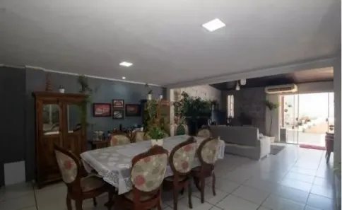Casa com 3 Quartos à venda, 150m² no Medianeira, Porto Alegre