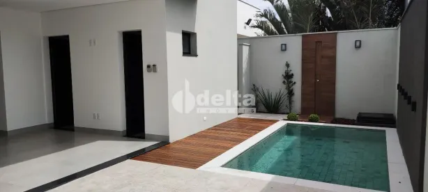 Casa de Condomínio com 3 Quartos à venda, 200m² no Shopping Park, Uberlândia