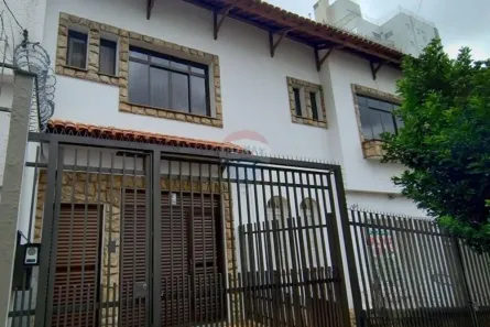 Casa com 3 Quartos para alugar, 110m² no Centro, Juiz de Fora