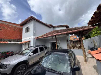Sobrado com 3 Quartos à venda, 246m² no Banco da Vitória, Ilhéus