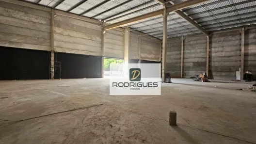 Galpão/Depósito/Armazém para alugar, 1600m² no Canhema, Diadema