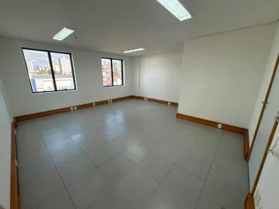 Ponto Comercial para alugar, 32m² no Vila Santo Antônio, Bauru
