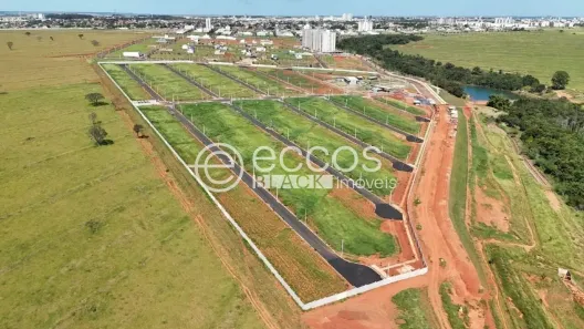 Lote/Terreno à venda, 300m² no Loteamento Portal do Vale II, Uberlândia
