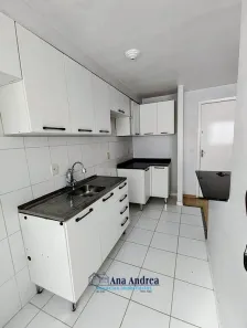 Apartamento com 2 Quartos para alugar, 44m² no Jardim Elizabete, Taboão da Serra