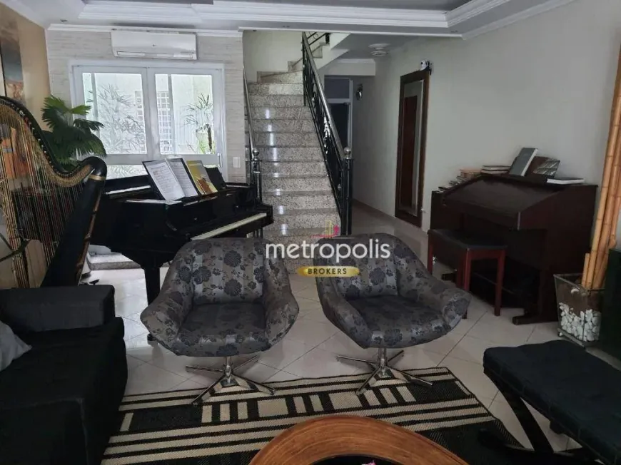 Sobrados para venda com Piscina, 3 quartos e 360 m² em Parque Jacatuba - Santo André, SP - Viva Real