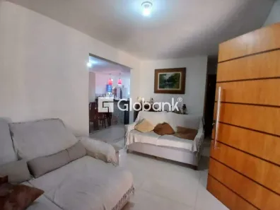Casa com 4 Quartos à venda, 230m² no Morada do Parque, Montes Claros