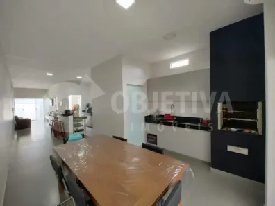 Casa com 3 Quartos para alugar, 194m² no Tibery, Uberlândia