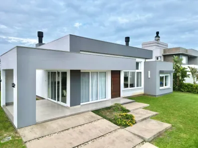 Casa de Condomínio com 4 Quartos à venda, 206m² no , Osório