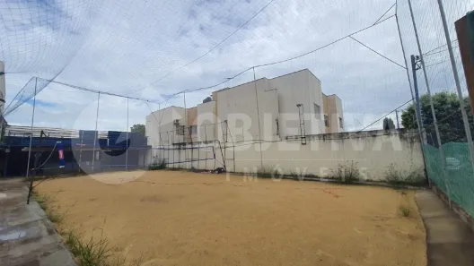 Ponto Comercial para alugar, 360m² no Santa Mônica, Uberlândia
