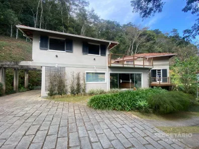 Casa de Condomínio com 4 Quartos à venda, 160m² no Itaipava, Petrópolis