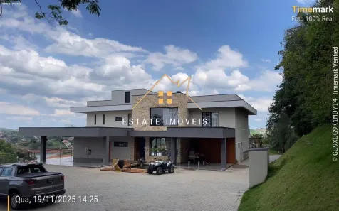 Fazenda/Sítio com 5 Quartos à venda, 900m² no Centro, Igaratá