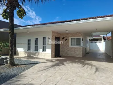 Casa com 3 Quartos à venda, 150m² no Barra do Saí, Itapoá