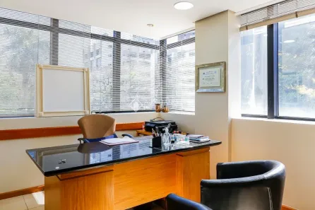 Sala Comercial à venda, 50m² no Moinhos de Vento, Porto Alegre