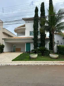 Casa com 3 Quartos à venda, 285m² no Jardins Madri, Goiânia
