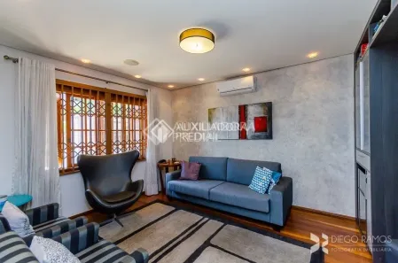 Casa com 4 Quartos para alugar, 413m² no Medianeira, Porto Alegre