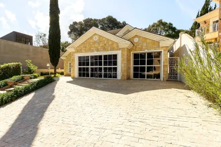 Casa com 4 Quartos para alugar, 497m² no Cidade Industrial, Curitiba