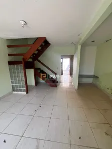 Casa com 2 Quartos à venda, 90m² no Sol e Mar, Macaé
