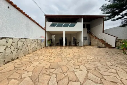 Sobrado com 7 Quartos à venda, 420m² no Samambaia Sul, Brasília