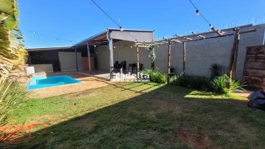 Casa com 1 Quarto à venda, 127m² no Laranjeiras, Uberlândia