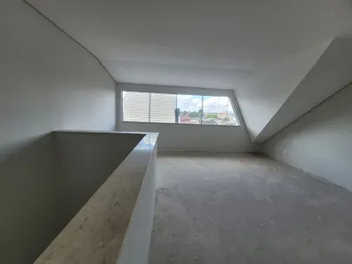 Sobrado com 3 Quartos à venda, 129m² no Fazendinha, Curitiba