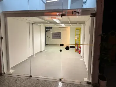 Ponto Comercial para alugar, 76m² no Jardim Botânico, Rio de Janeiro