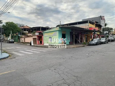 Casa com 3 Quartos à venda, 270m² no Água Branca, Contagem