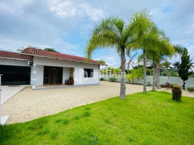 Casa com 3 Quartos à venda, 220m² no Limoeiro, Brusque