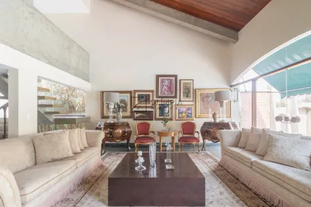 Casa com 5 Quartos para alugar, 750m² no Jardim dos Estados, São Paulo