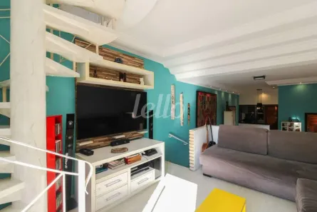 Casa com 3 Quartos para alugar, 243m² no Vila Ipojuca, São Paulo
